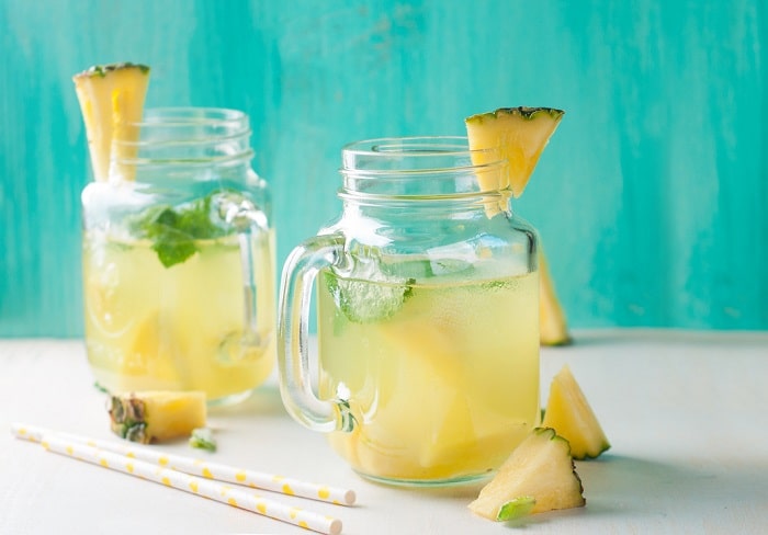 pineapple water with lemon