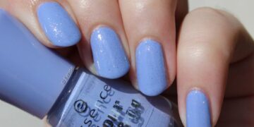 0 glitter periwinkle nails