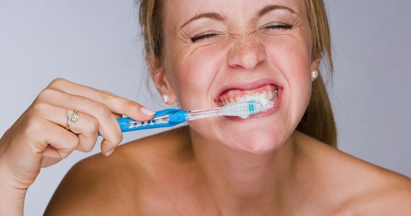 Are You Brushing Your Teeth Correctly? 7 Basic Tips