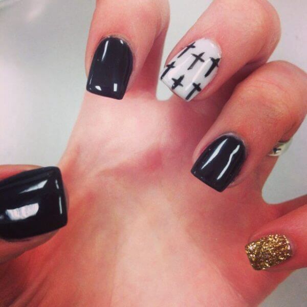 nails painted black