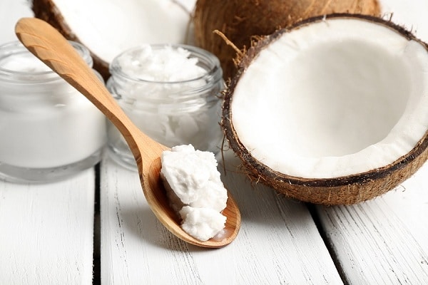 The Ultimate Guide To Using Coconut Oil To Whiten Your Smile