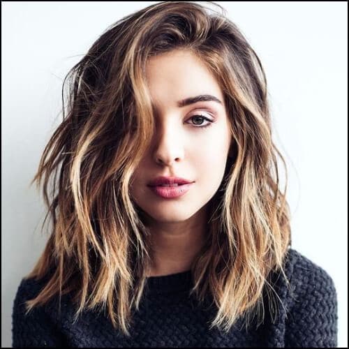 tousled hairstyle for medium hair