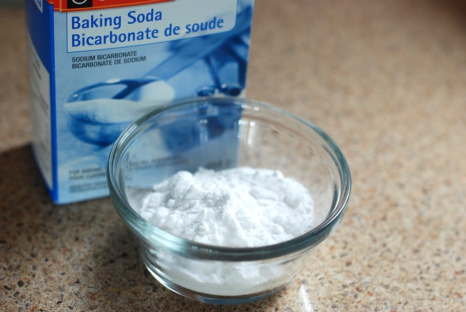 how to thicken hair baking soda mask