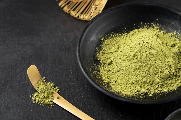 green matcha powder diy hair mask