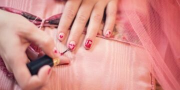 painting fingernails nail polish hearts valentine 37553