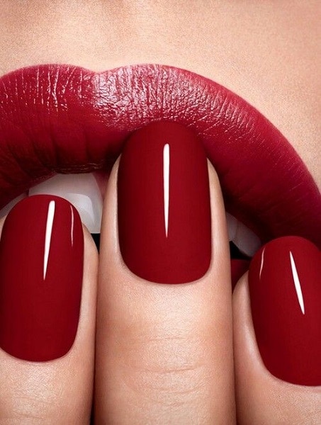 red nails over red lipstick