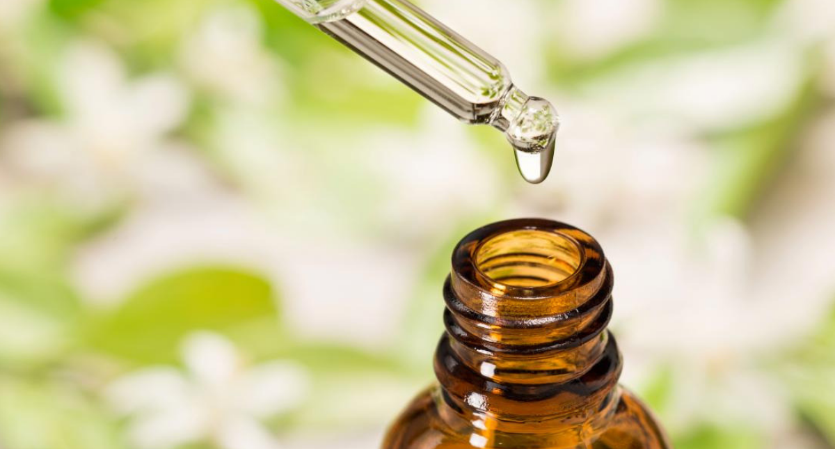 Tea Tree Oil For Acne Might Be The Perfect Cure For Your Breakouts