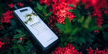 bloom blossom bottle 1324430 2