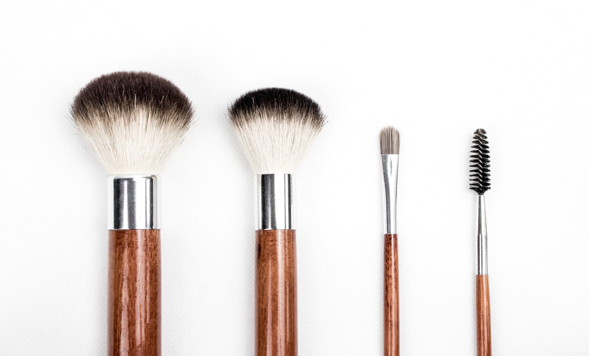 Different kinds of makeup brushes